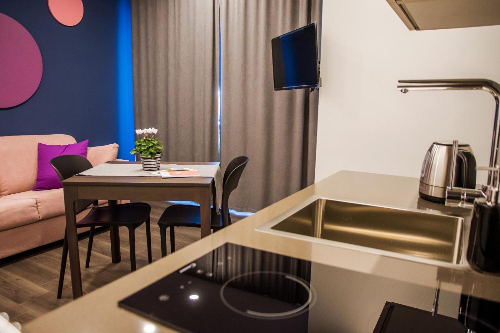 Ninary Apartments A Due Passi Dal Centro Storico 阿尔巴 外观 照片