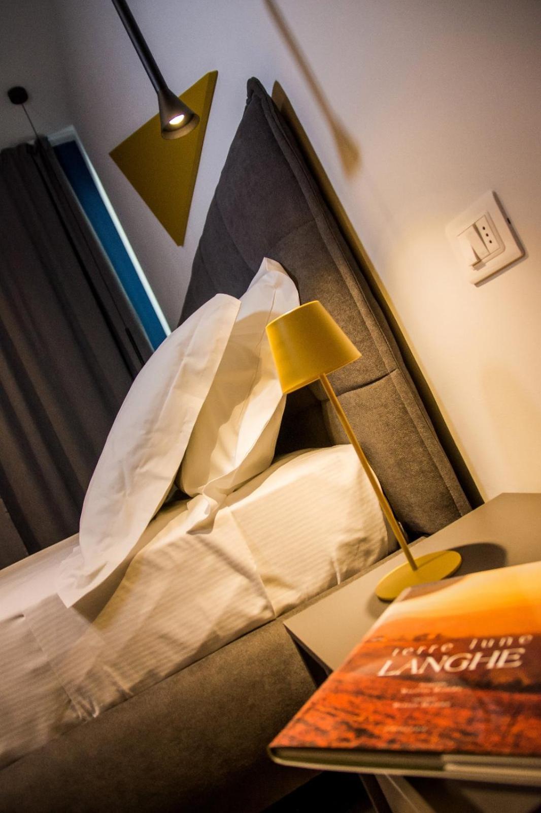 Ninary Apartments A Due Passi Dal Centro Storico 阿尔巴 外观 照片
